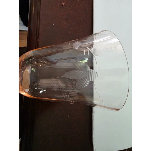 Set Of 2 Pink Etched Depression Floral Wine Glasses - Picture 3 of 6